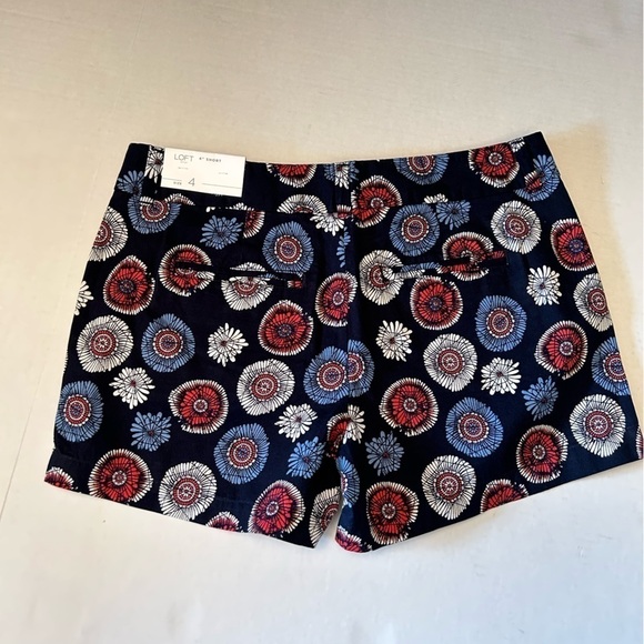 Loft 4” shorts in red, white, & blue floral circle pattern size 4 NWT. I4 - Picture 1 of 7